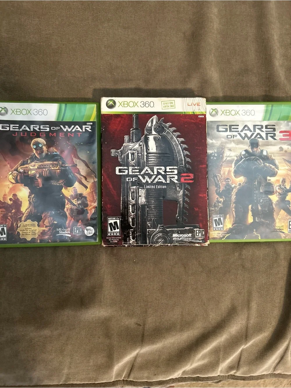 Xbox 360 Gears of War 3 Game Bundle